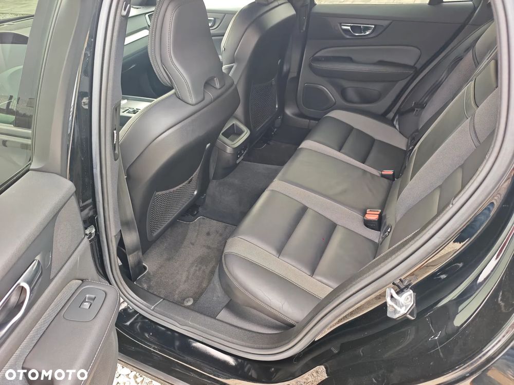 Volvo V60 T4 Geartronic R-Design - 15