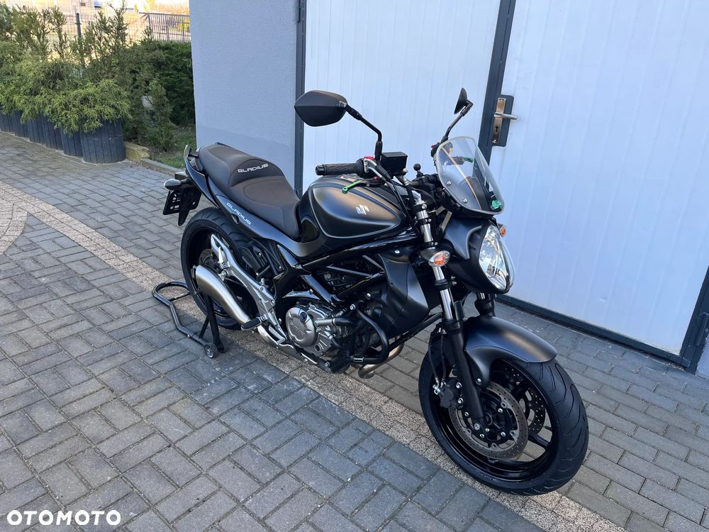Suzuki Gladius - 28