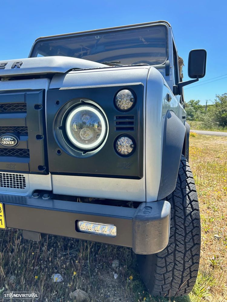 Land Rover Defender 90 2.4 CRD S - 19