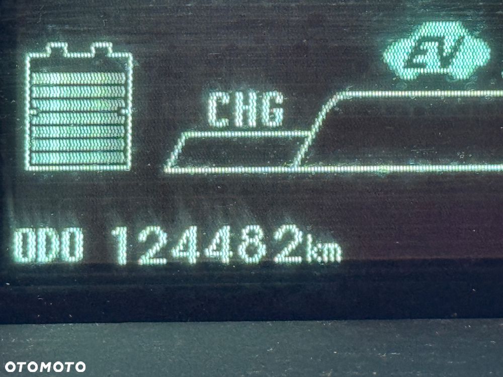 Toyota Prius (Hybrid) Executive - 11