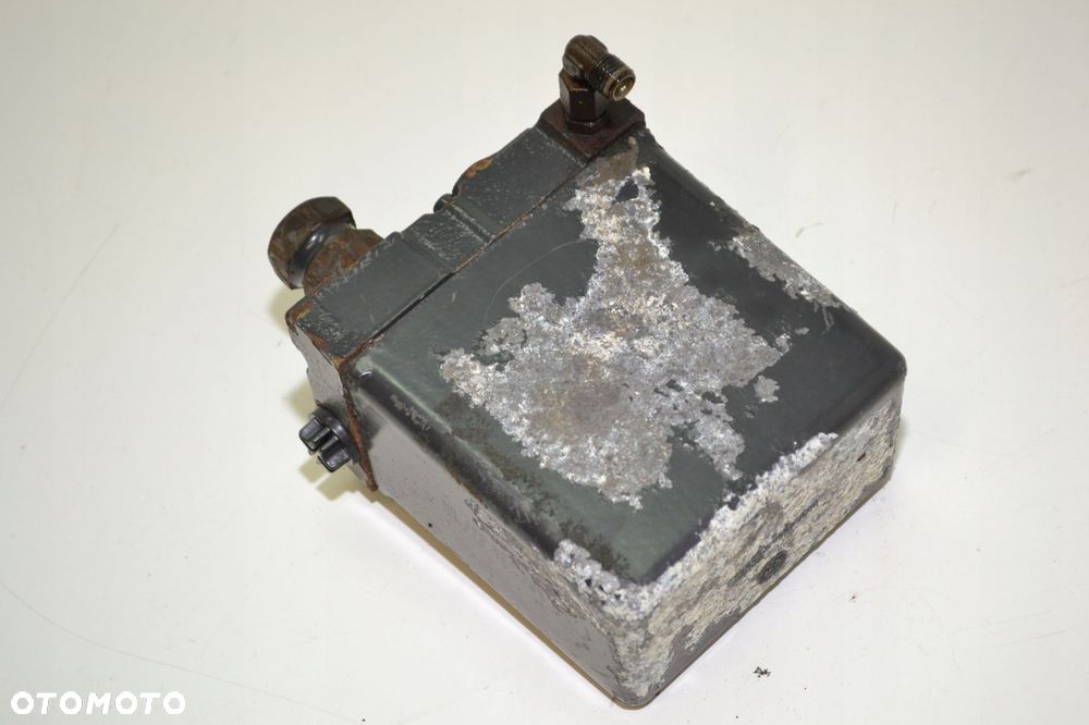 ACTROS MP4 POMPA POMPKA PODNOSZENIA KABINY OEM A9605530001 - 3