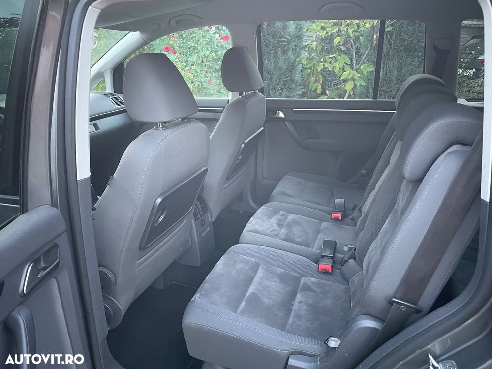 Volkswagen Touran - 18