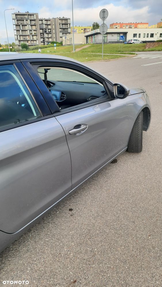 Peugeot 308 1.2 PureTech GPF Active S&S EAT8 - 5