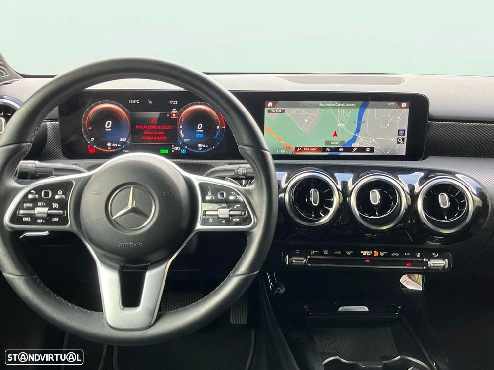 Mercedes-Benz A 250 Limousine - 11