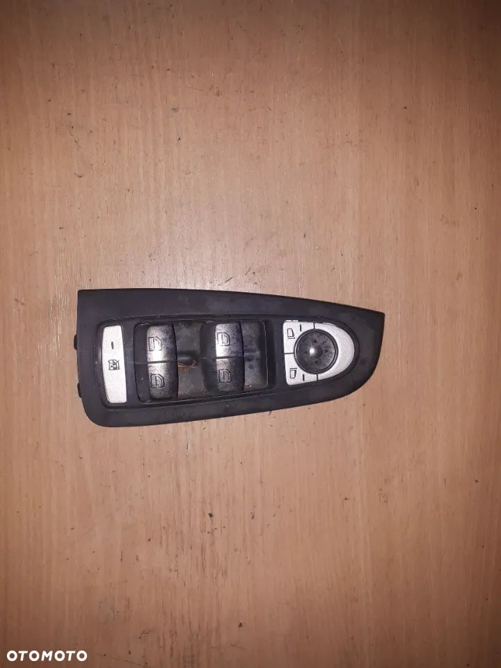 Przełącznik szyb Mercedes W205 - 1