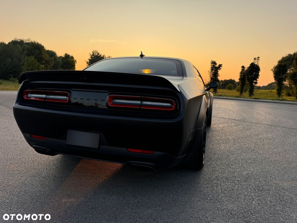 Dodge Challenger 6.2 Hellcat Widebody - 10
