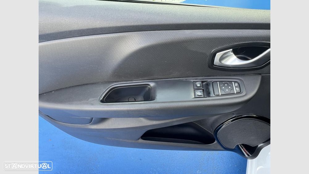 Renault Clio 0.9 TCe Limited - 9