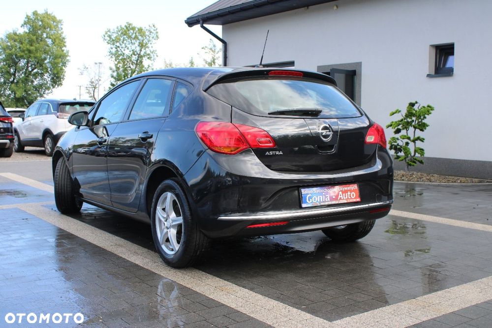 Opel Astra - 4