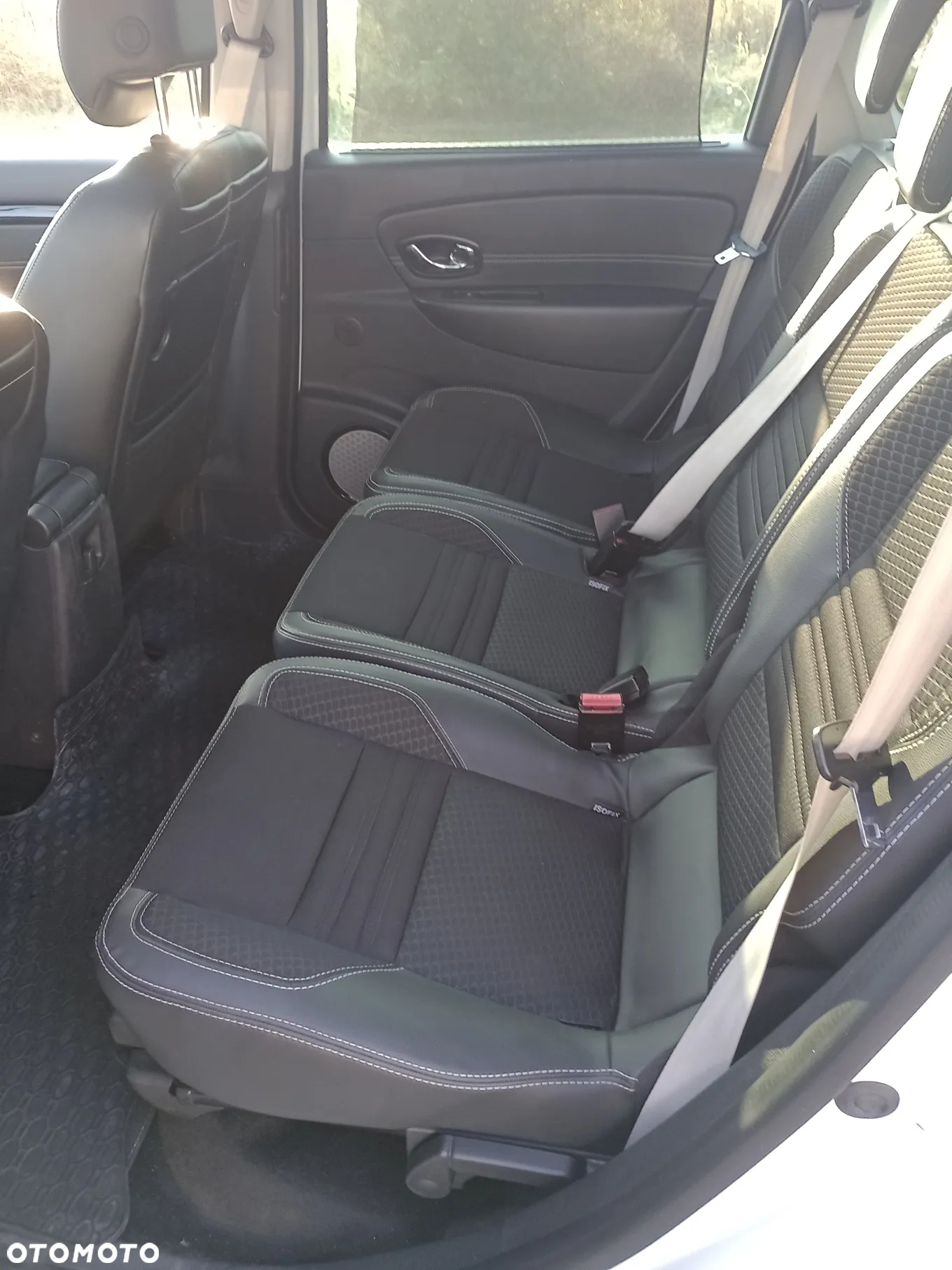 Renault Grand Scenic ENERGY TCe 130 S&S Bose Edition - 6