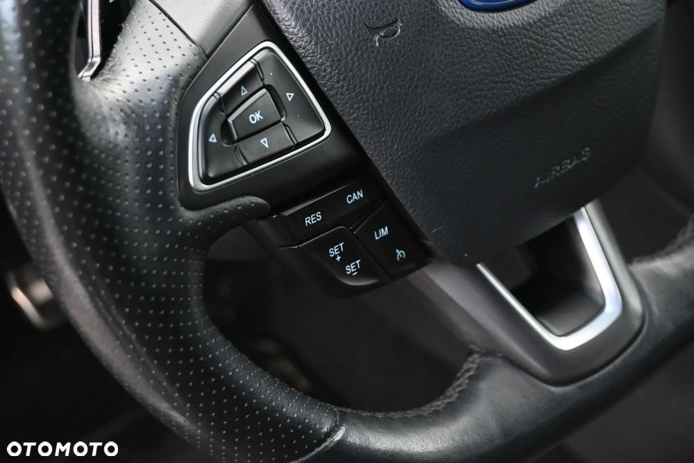 Ford Focus 1.5 EcoBoost Start-Stopp-System ST-LINE - 33