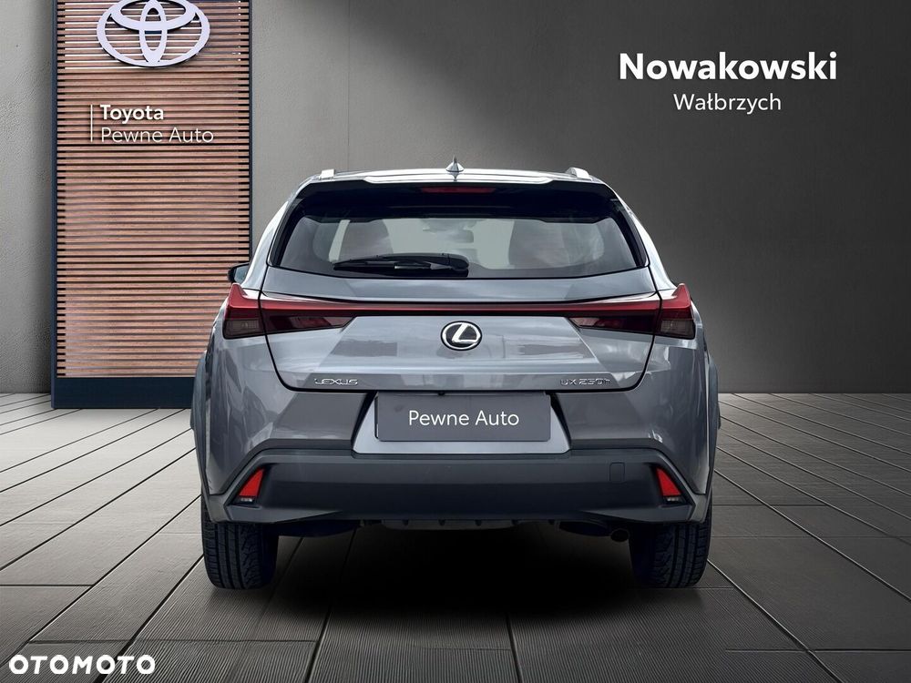 Lexus UX - 6