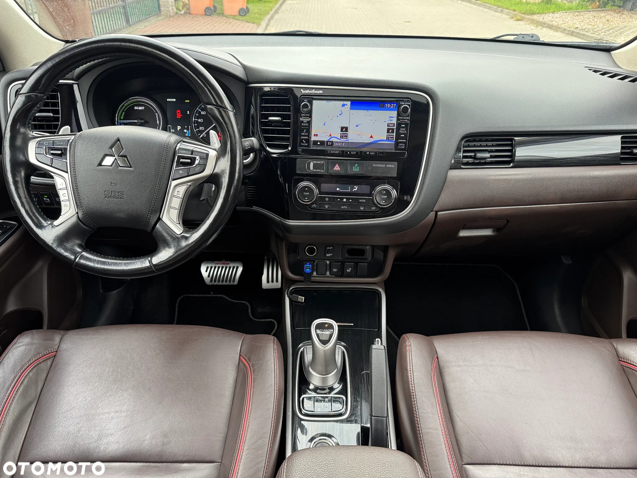 Mitsubishi Outlander PHEV Instyle NAVI + - 2