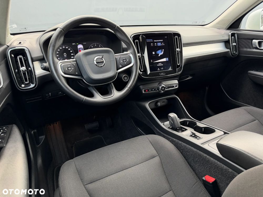 Volvo XC 40 T3 Momentum - 11