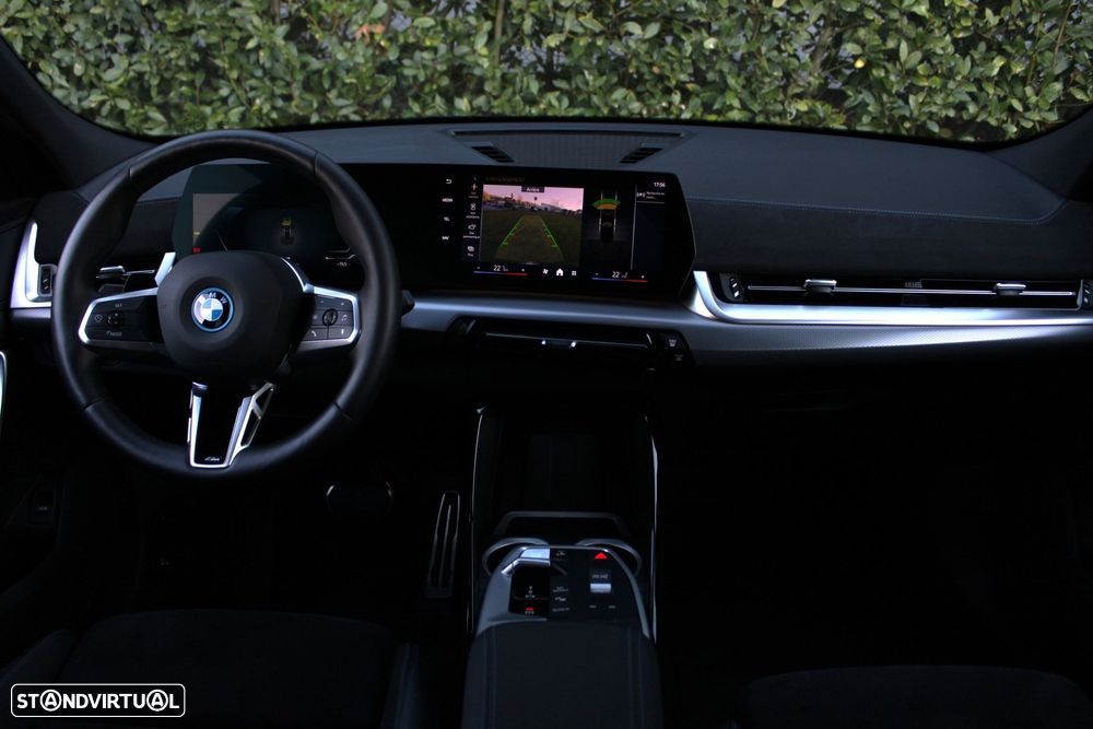 BMW iX2 xDrive30 Pack Desportivo M - 32