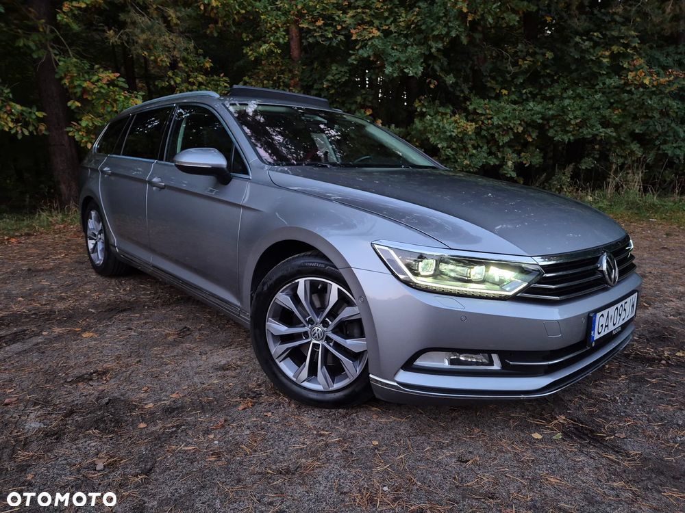 Volkswagen Passat - 1