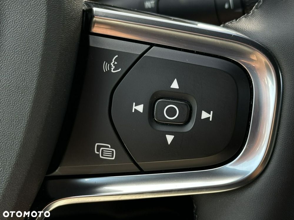 Volvo XC 40 - 23