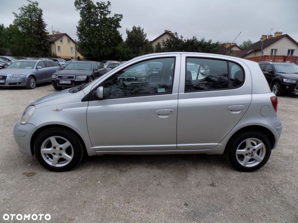 Toyota Yaris - 12