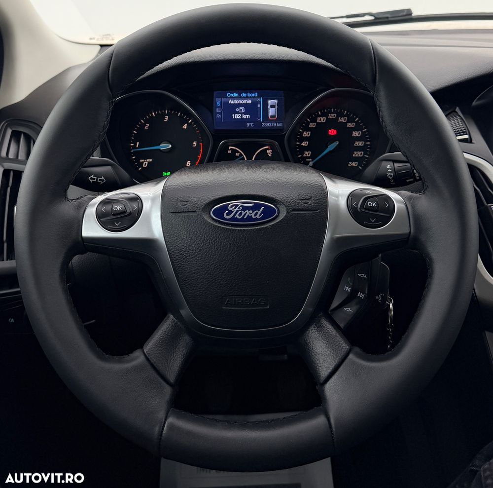 Ford Focus 1.6 TDCi DPF Champions Edition - 29