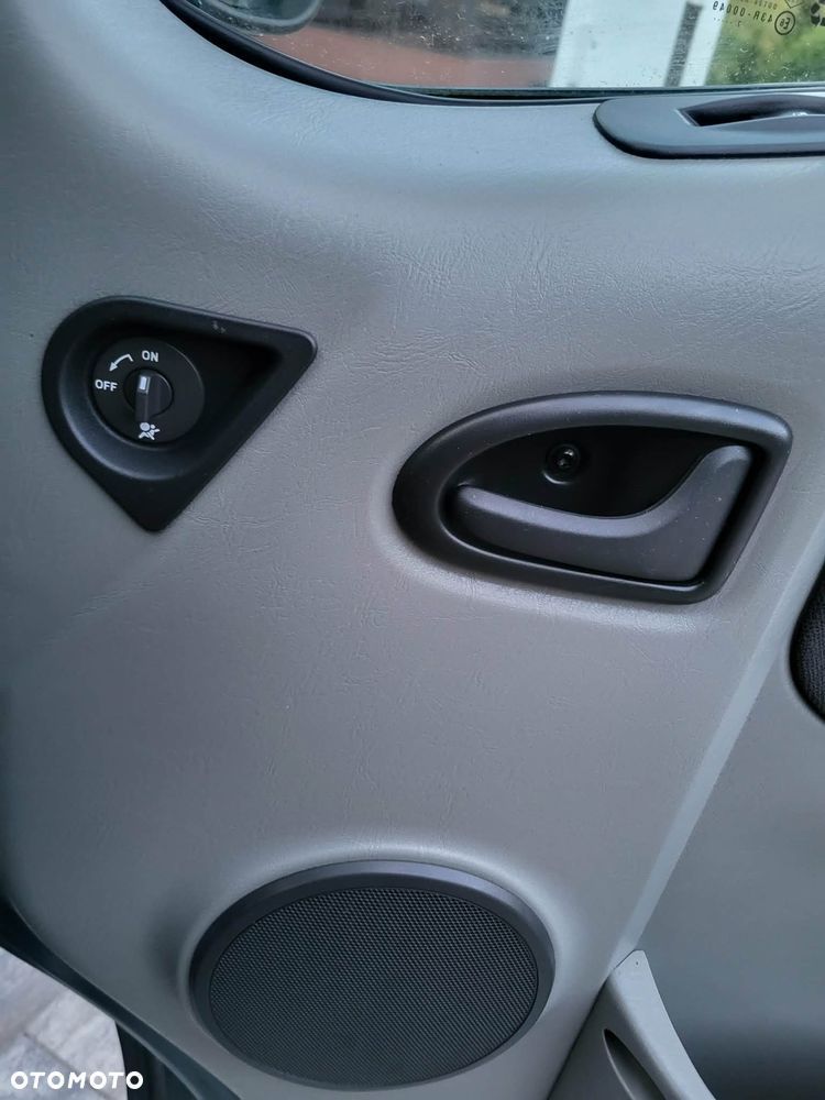 Renault Trafic - 13