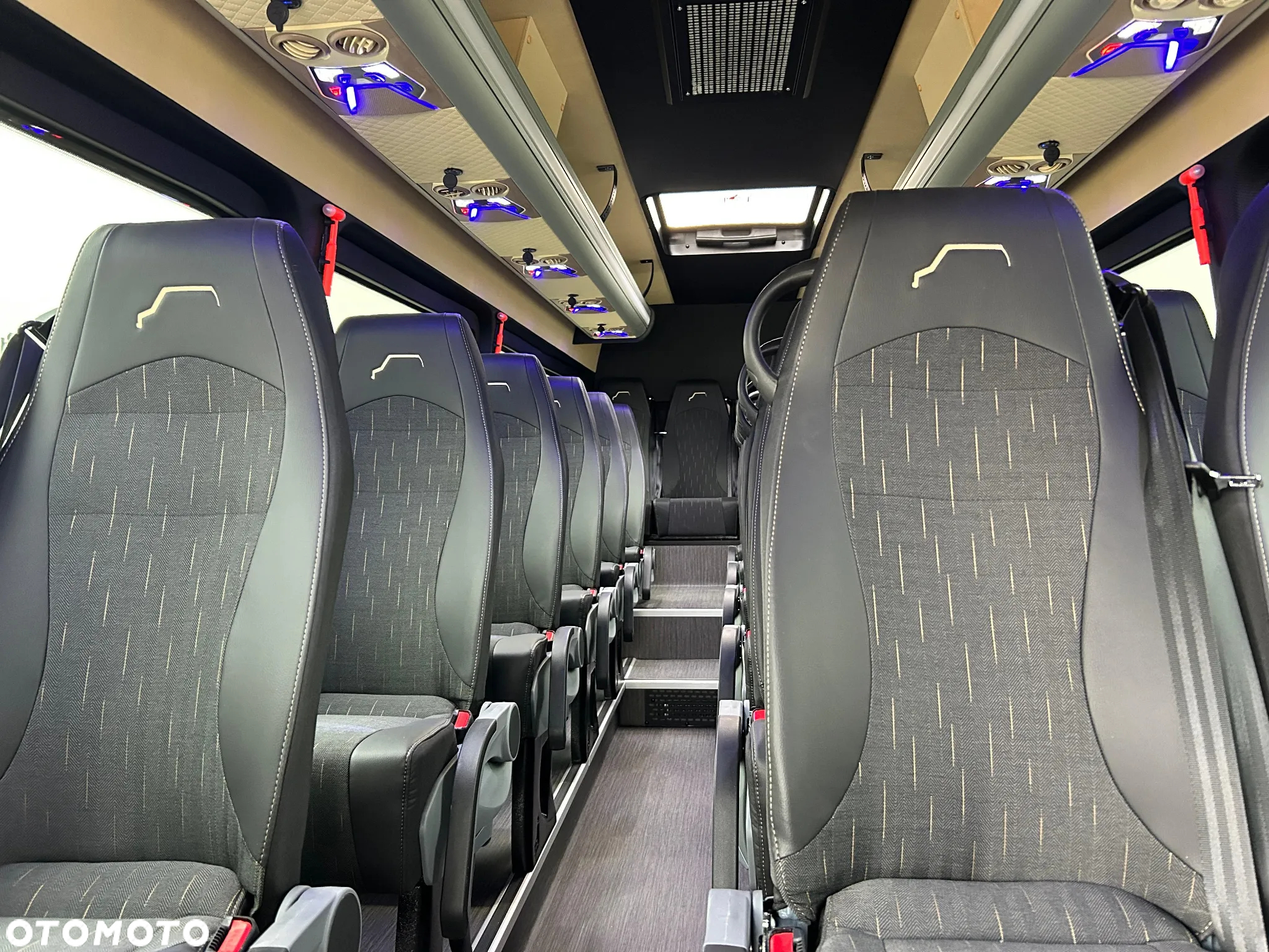 Mercedes-Benz Sprinter 517 - 17