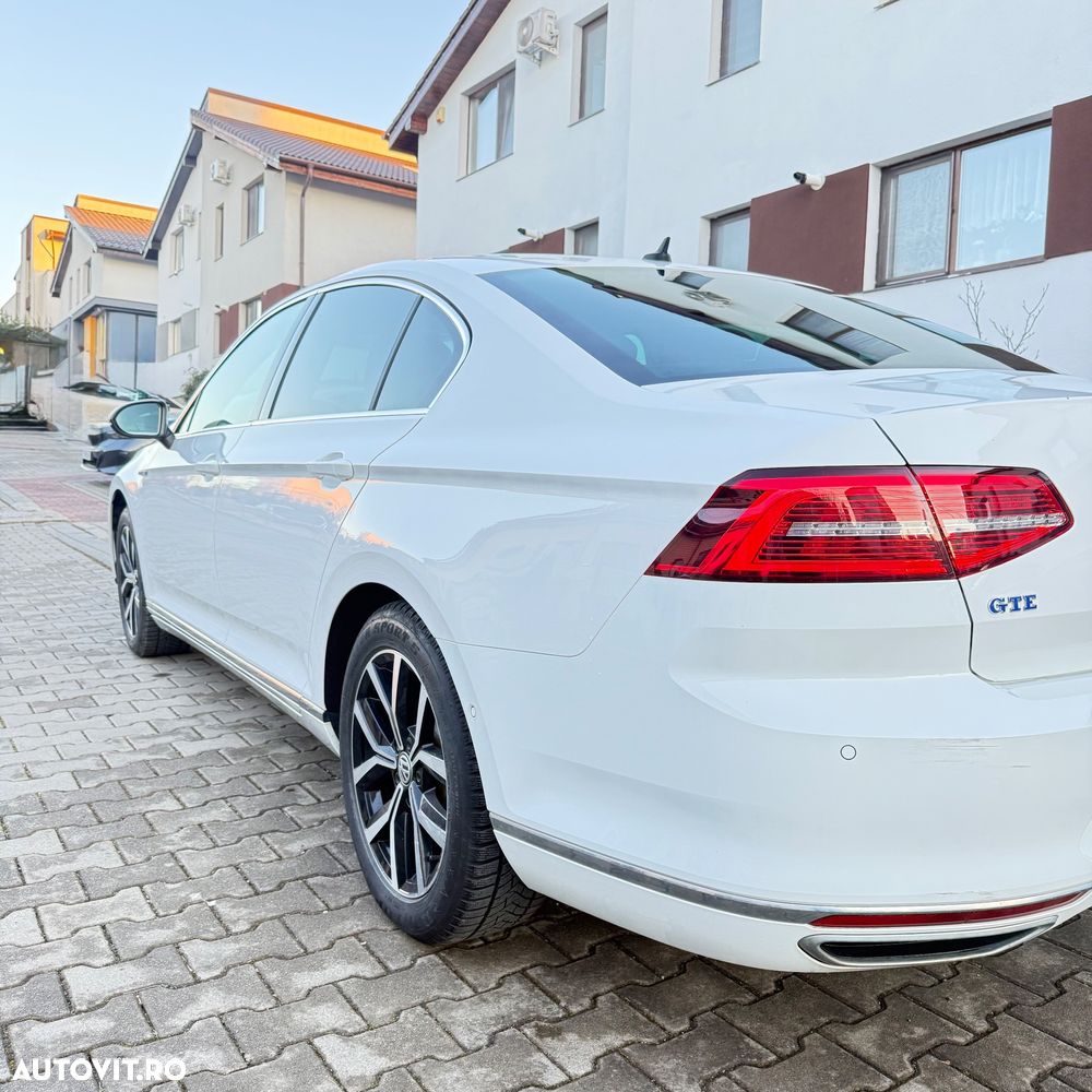 Volkswagen Passat - 8