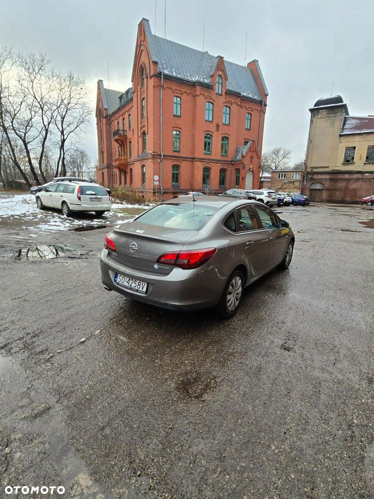 Opel Astra - 4