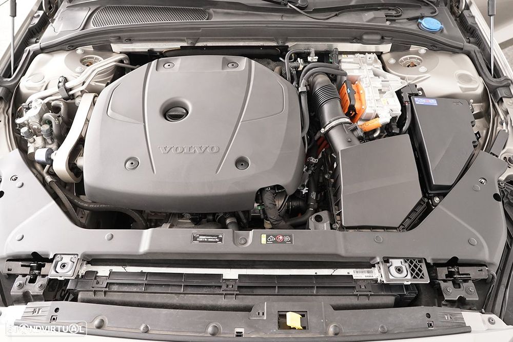 Volvo V60 2.0 T6 AWD TE R-Design - 27