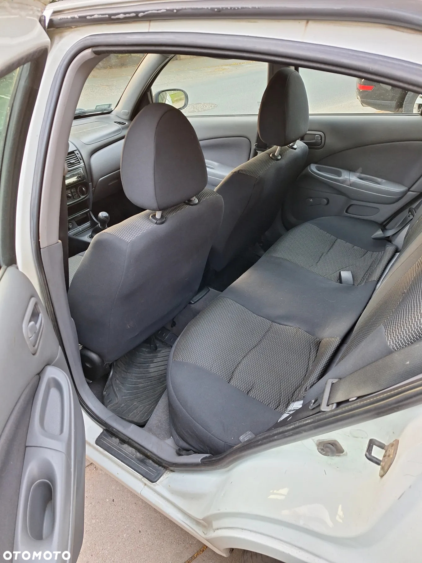 Nissan Almera - 9