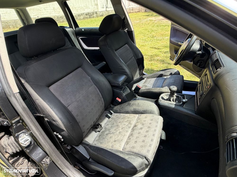 VW Passat Variant 1.9 TDi Confortline - 44