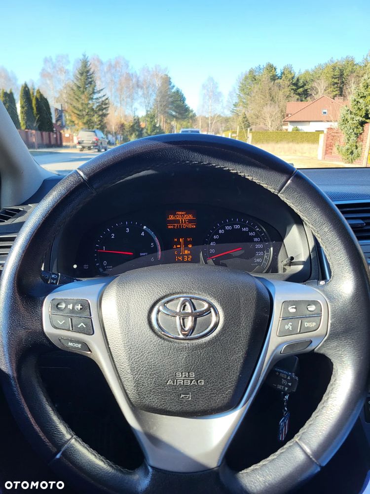 Toyota Avensis 2.0 D-4D Premium - 11