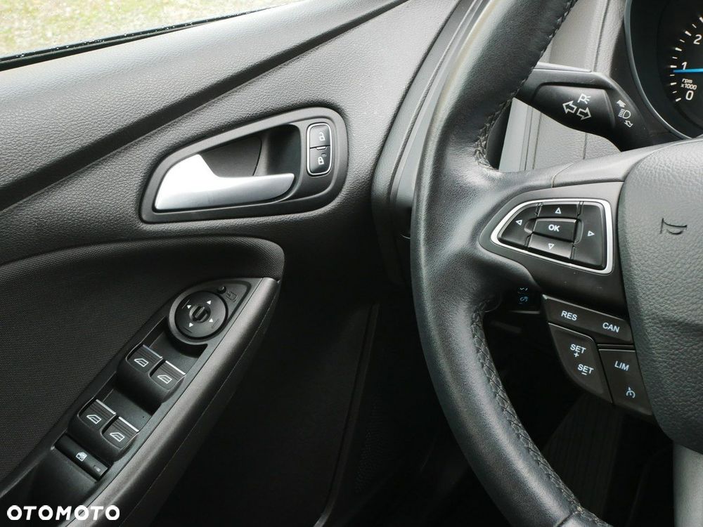 Ford Focus Turnier 1.0 EcoBoost Start-Stopp-System ACTIVE DESIGN - 17