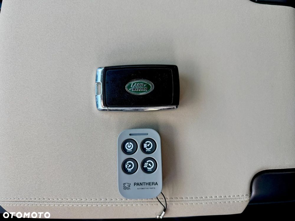 Land Rover Defender 3.0 D300 mHEV X-Dynamic SE - 34