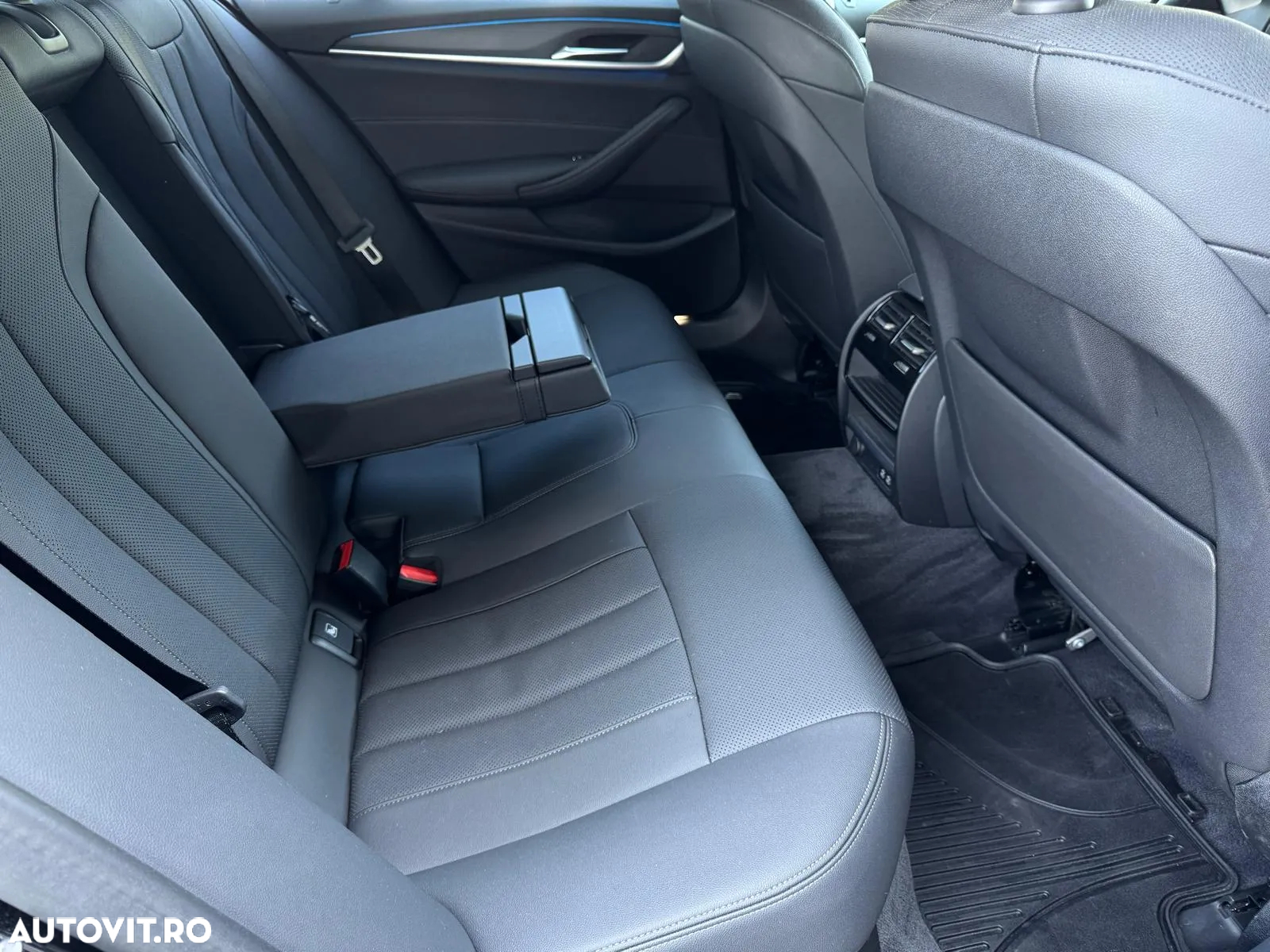 BMW Seria 5 530e xDrive Aut. Sport Line - 12