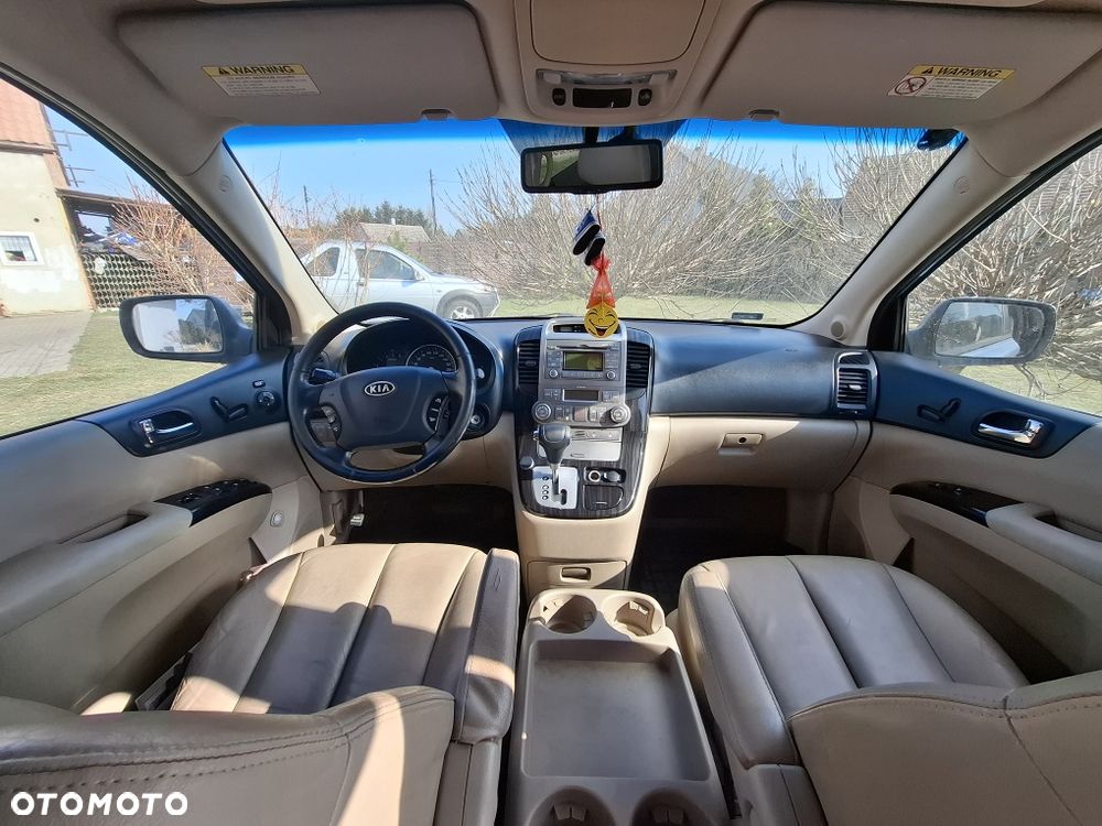 Kia Carnival - 4