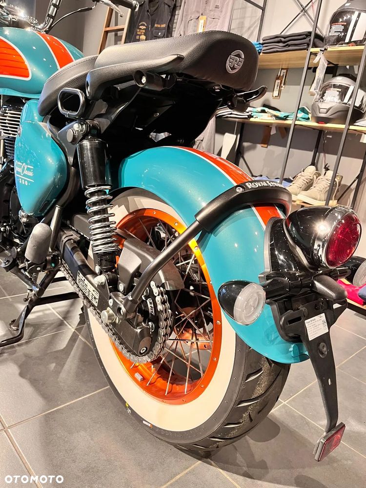 Royal Enfield Classic - 3