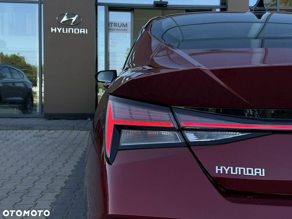 Hyundai Elantra - 11
