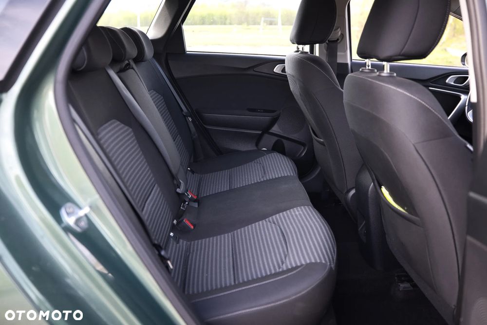 Kia Ceed 1.5 T-GDI M - 17