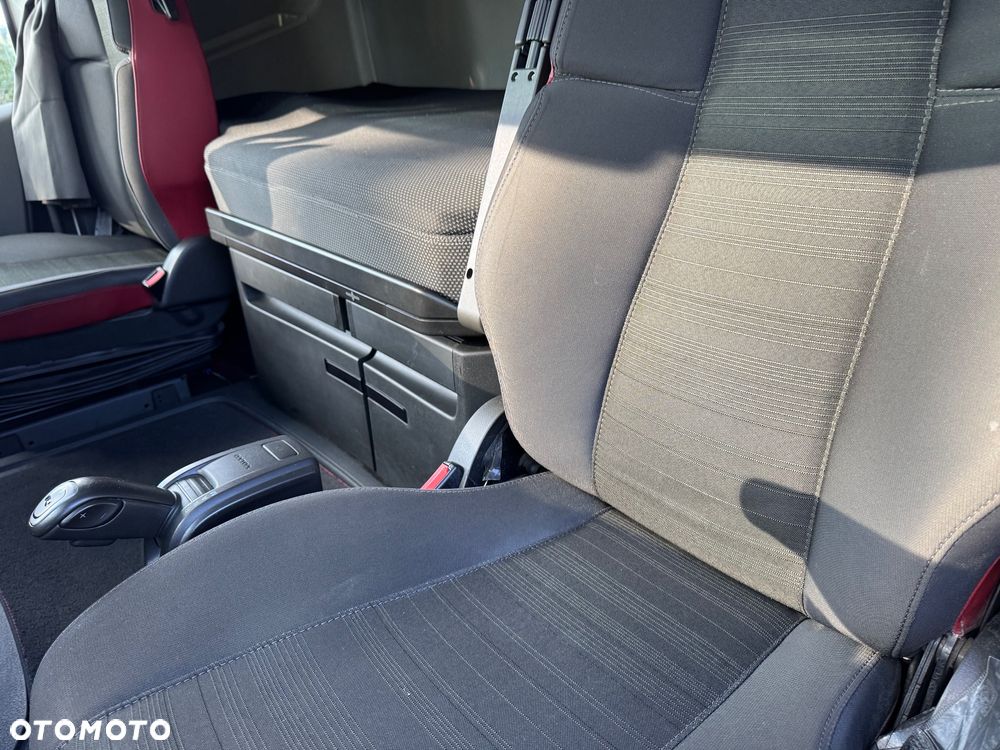 Volvo - 8
