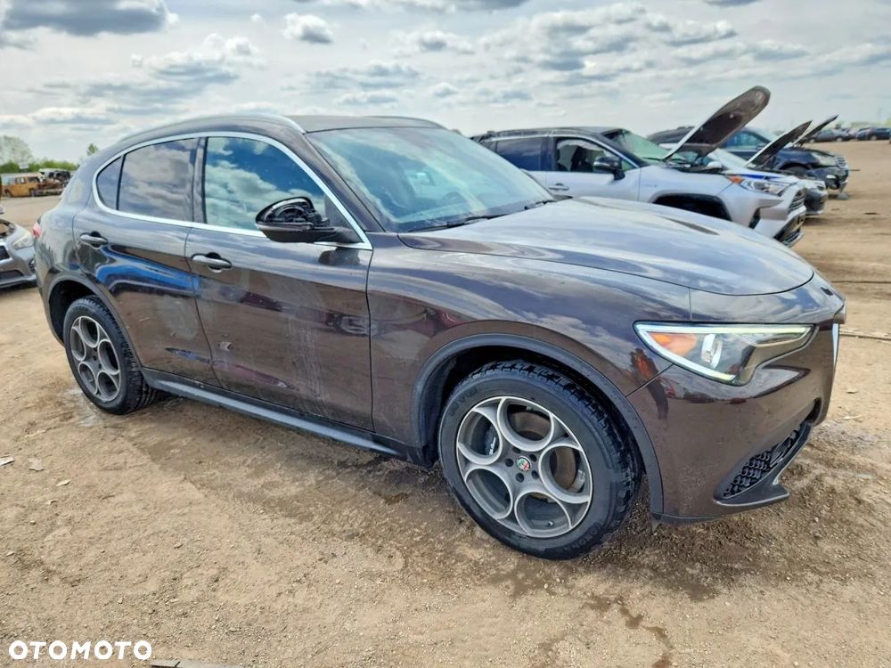 Alfa Romeo Stelvio 2.0 Turbo 16V AT8-Q4 Ti - 1