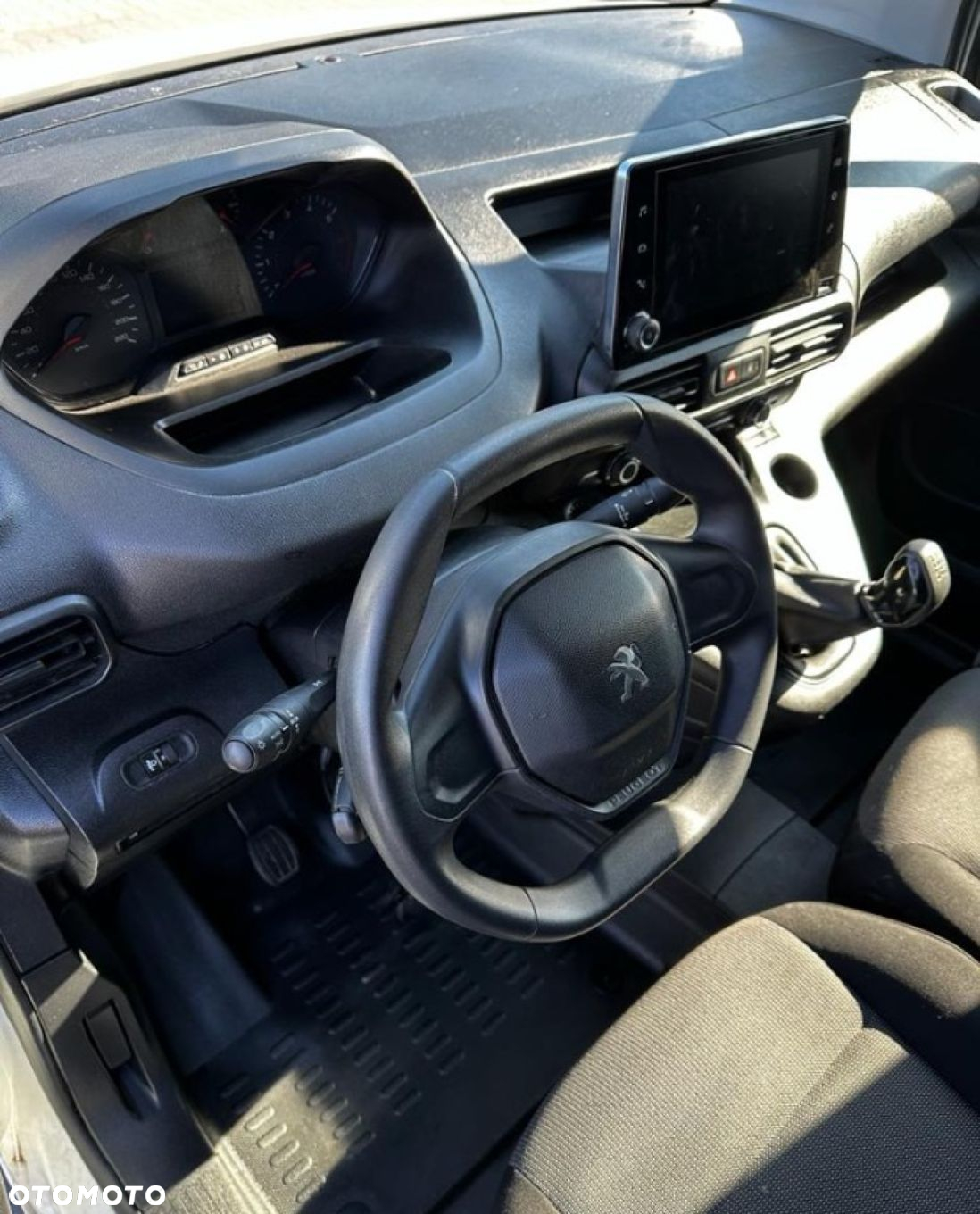 Peugeot Partner Peugeot Partner  1.6 HDI bagaznik dachowy 3 osobowy Navi czujniki tył + przód - 12