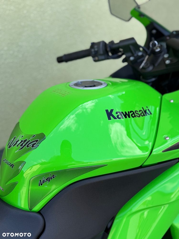 Kawasaki Ninja 250R - 17