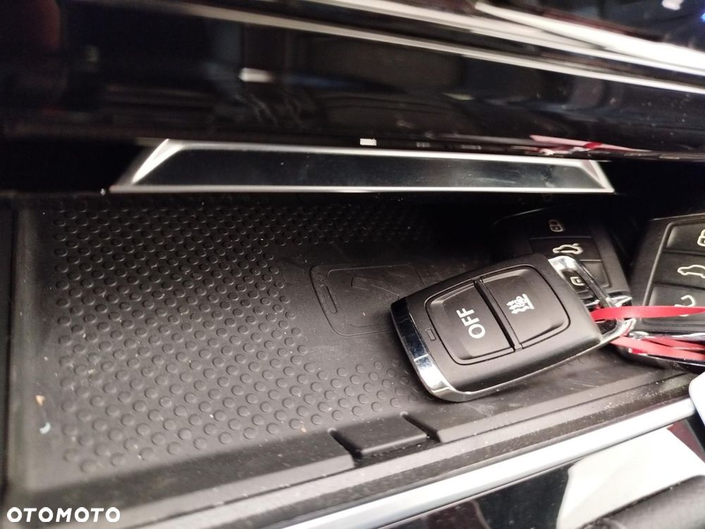 Volkswagen Arteon 2.0 TDI SCR 4Motion DSG R-Line - 34
