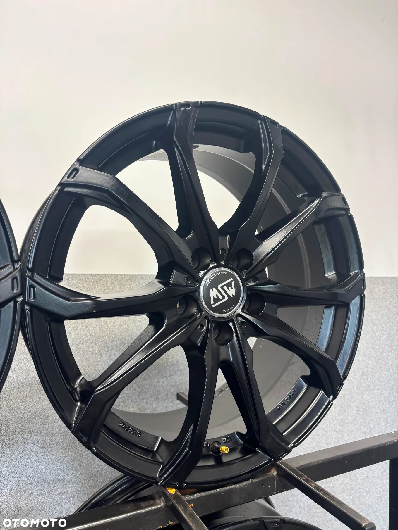 4 FELGI ALU. VW ARTEON,PASSAT,GOLF,AUDI A4,A5,A6,MERCEDES C,E-KLASA,SKODA OCTAVIA 3,4 18'' 8J ET40 - 5