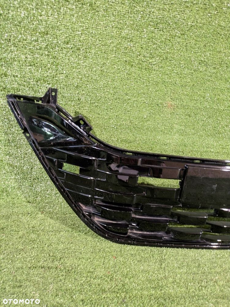 KRATKA DOLNA ŚRODKOWA ZDERZAKA HYUNDAI BAYON NR.305 - 2