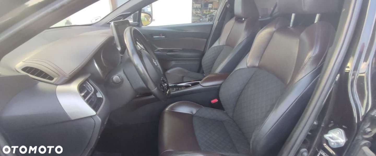 Toyota C-HR - 12