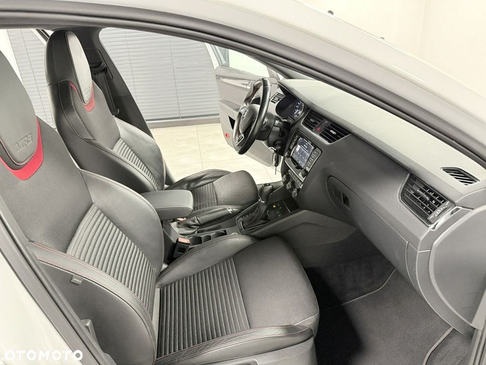 Skoda Octavia 2.0 TDI RS Challenge DSG - 22