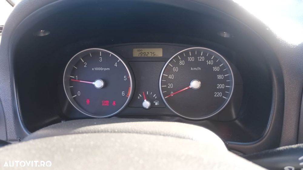 Hyundai Accent MC 1.5 CRDI 4DR GL COMFORT - 2