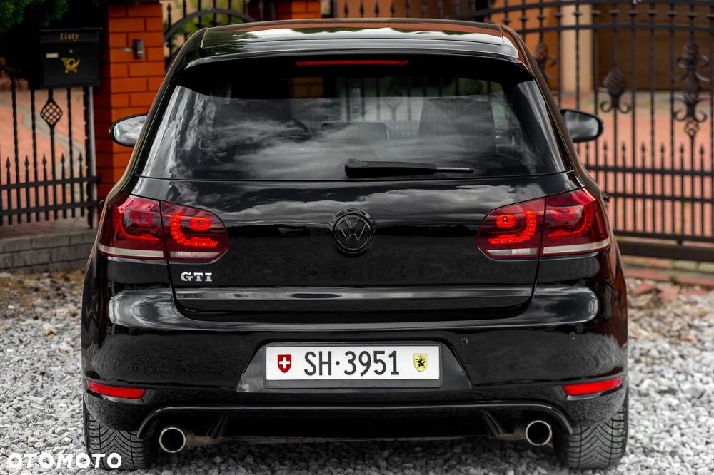 Volkswagen Golf 2.0 GTI adidas - 11