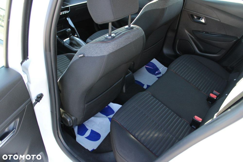 Peugeot 208 - 15