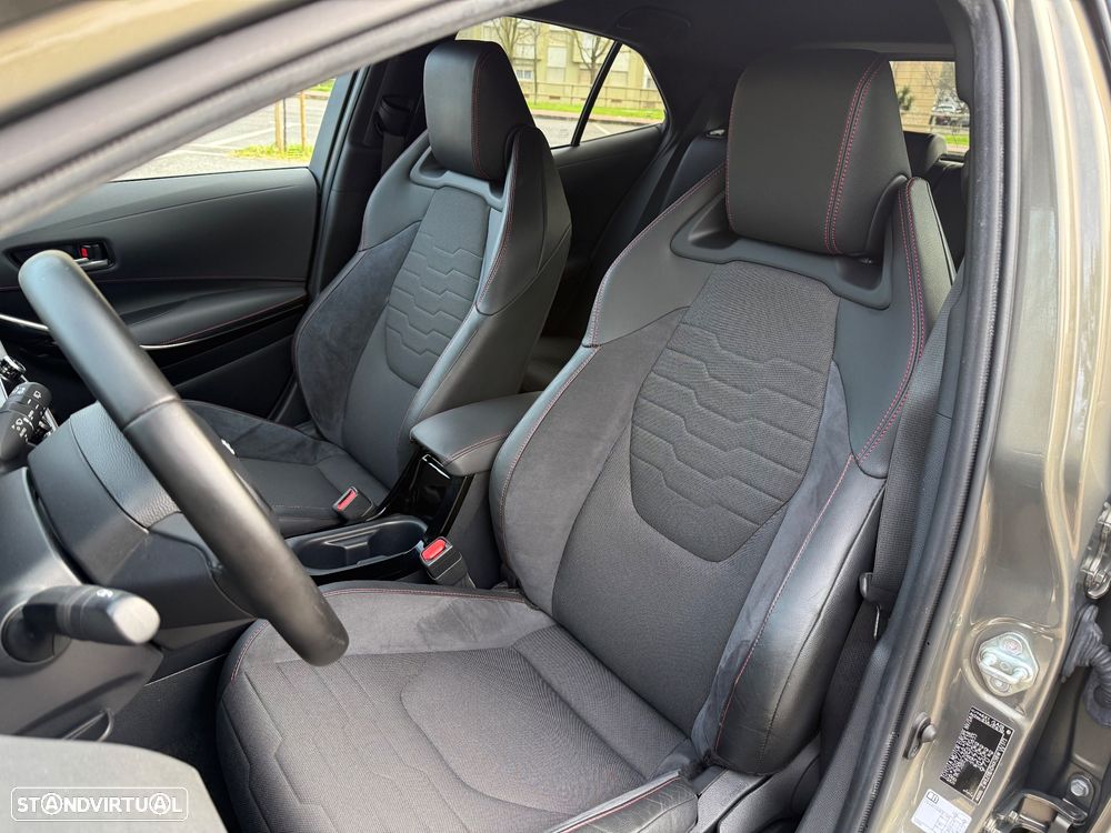 Toyota Corolla 1.8 Hybrid Exclusive - 12